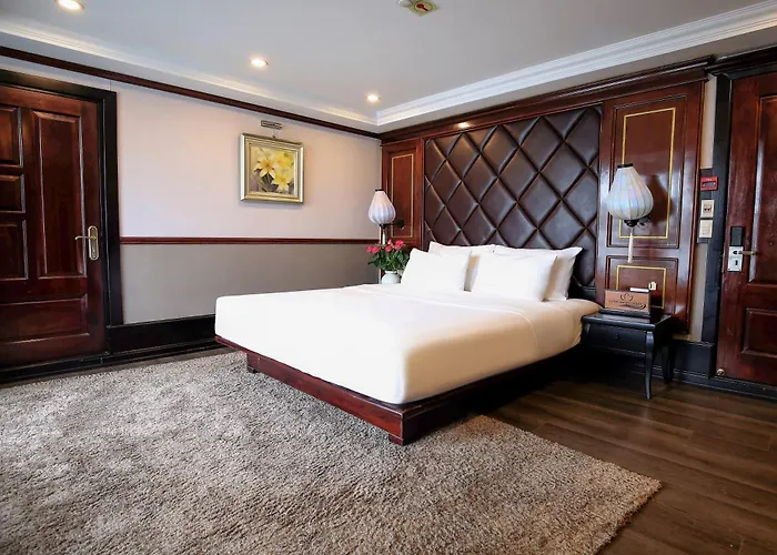 Lotus Luxury Cruise 5*