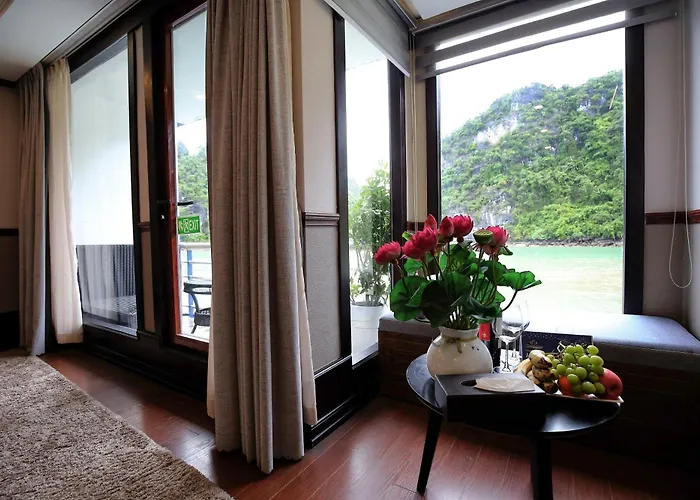 Lotus Luxury Cruise  5*