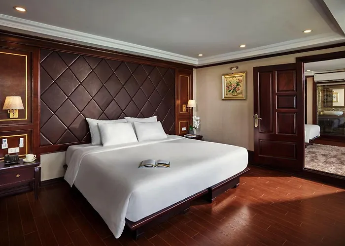 Lotus Luxury Cruise 5*