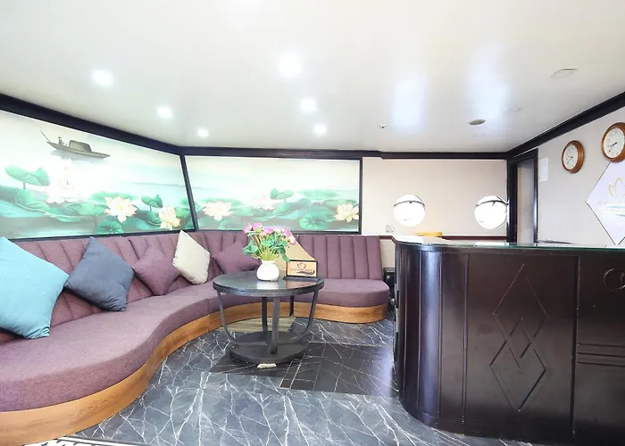 Lotus Luxury Cruise 5* Ha Long