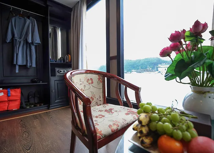  Lotus Luxury Cruise Ha Long