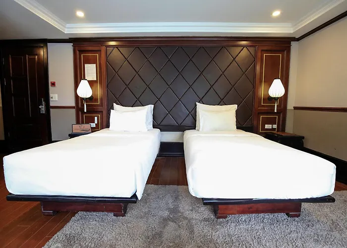 Lotus Luxury Cruise Ha Long