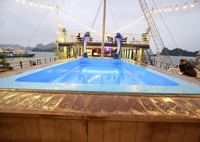 Lotus Luxury Cruise 5* Ha Long